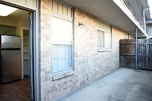 10232 Regal Oaks Dr, Dallas, TX 75243 - Photo 21