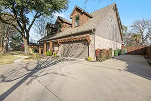 3538 Mercury Dr, Grapevine, TX 76051 - Photo 3