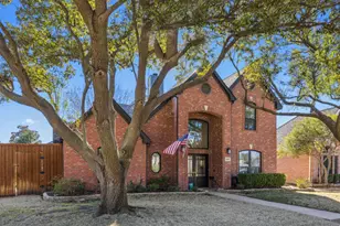 10317 Megan Ct, Frisco, TX 75035 - Photo 3