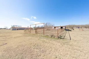 474 Hanging Tree Rd, Bowie, TX 76230 - Photo 21