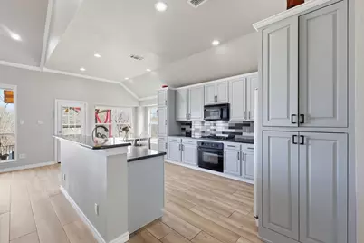 3825 Island Court, Carrollton, TX 75007 - Photo 13