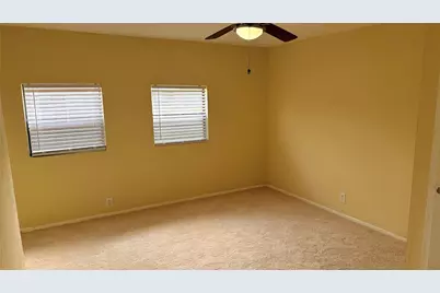 1102 Poindexter Avenue, Cleburne, TX 76033 - Photo 17