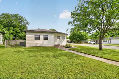 1102 Poindexter Avenue, Cleburne, TX 76033 - Photo 25