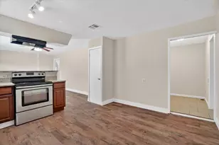 1102 Poindexter Ave, Cleburne, TX 76033 - Photo 9