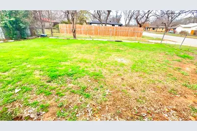 1102 Poindexter Avenue, Cleburne, TX 76033 - Photo 27