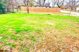 1102 Poindexter Ave, Cleburne, TX 76033 - Photo 27