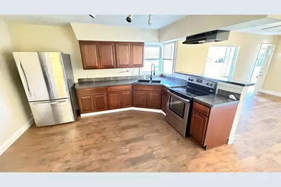 1102 Poindexter Avenue, Cleburne, TX 76033 - Photo 5