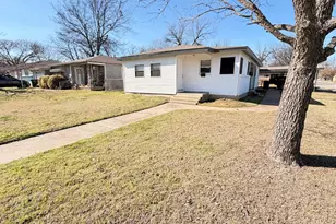 1102 Poindexter Ave, Cleburne, TX 76033 - Photo 3