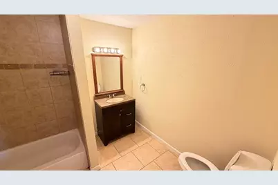 1102 Poindexter Avenue, Cleburne, TX 76033 - Photo 9