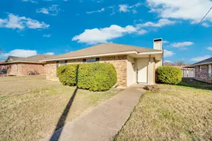 907 Potomac Dr, Lancaster, TX 75134 - Photo 3