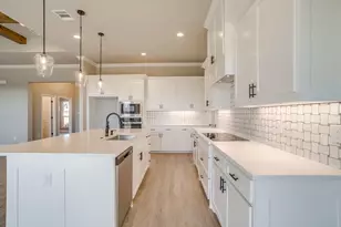 1016 Freedom Ct, Weatherford, TX 76088 - Photo 17