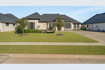 2040 Spieth Street, Granbury, TX 76048 - Photo 3