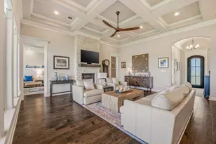 2040 Spieth St, Granbury, TX 76048 - Photo 9