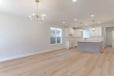 405 Athenia Drive, River Oaks, TX 76114 - Photo 3