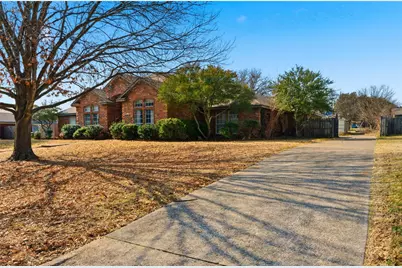 205 Buckingham Place, Hewitt, TX 76643 - Photo 3