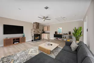 1418 Bowie St, Garland, TX 75042 - Photo 9