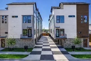 708 W 10th St, Dallas, TX 75208 - Photo 1