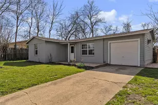 1112 E Mitchell St, Arlington, TX 76010 - Photo 1