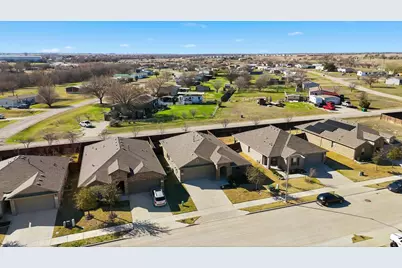 16409 Marinette Court, Justin, TX 76247 - Photo 29