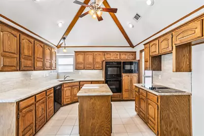 2942 Woodland Hills Drive, Grapevine, TX 76051 - Photo 11