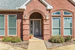 2942 Woodland Hills Dr, Grapevine, TX 76051 - Photo 1