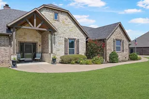 577 Hidden Lakes Blvd, Gunter, TX 75058 - Photo 1