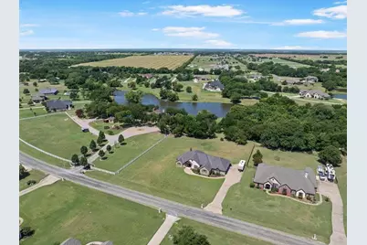 577 Hidden Lakes Boulevard, Gunter, TX 75058 - Photo 33