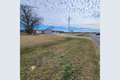 425 S Ray Roberts Parkway, Tioga, TX 76271 - Photo 5