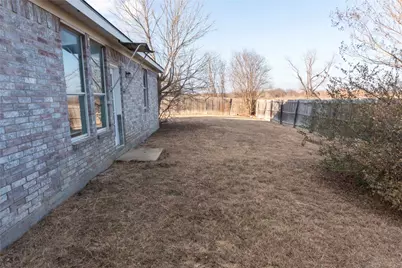 1025 Buffalo Springs Drive, Fort Worth, TX 76140 - Photo 25