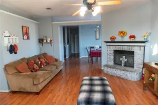 1025 Buffalo Springs Dr, Fort Worth, TX 76140 - Photo 3