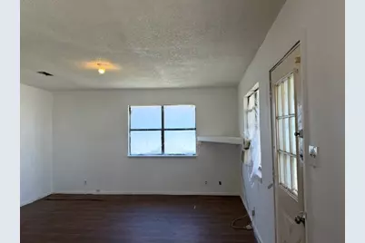 1605 E 10th Avenue, Corsicana, TX 75110 - Photo 7
