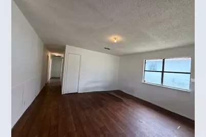 1605 E 10th Avenue, Corsicana, TX 75110 - Photo 5