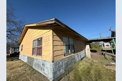 1605 E 10th Avenue, Corsicana, TX 75110 - Photo 27