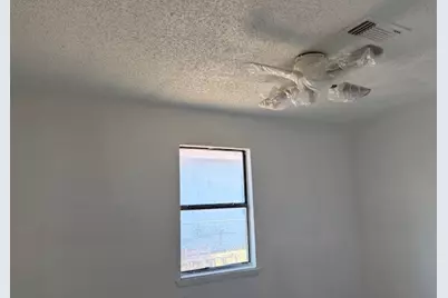 1605 E 10th Avenue, Corsicana, TX 75110 - Photo 23