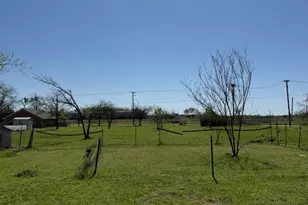 1605 E 10th Ave, Corsicana, TX 75110 - Photo 1