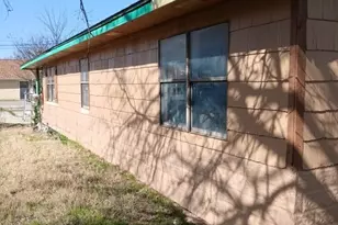 1605 E 10th Ave, Corsicana, TX 75110 - Photo 5