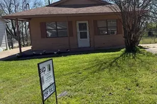 1605 E 10th Ave, Corsicana, TX 75110 - Photo 1