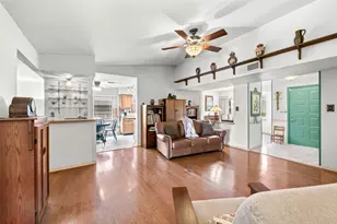 2042 Cologne Dr, Carrollton, TX 75007 - Photo 5