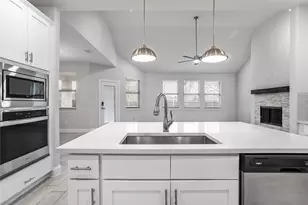 101 Gardenia Dr, Azle, TX 76020 - Photo 9