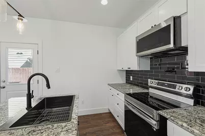 1104 E Annie Street, Fort Worth, TX 76104 - Photo 13