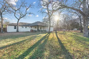 1021 Poe St, Azle, TX 76020 - Photo 37