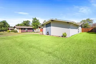 3439 High Mesa Dr, Dallas, TX 75234 - Photo 3