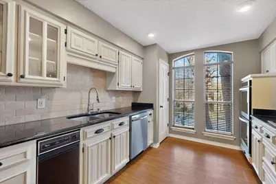 2704 Briarbrook Court, Arlington, TX 76006 - Photo 5