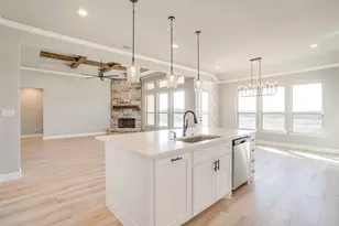 1024 Freedom Ct, Weatherford, TX 76088 - Photo 13