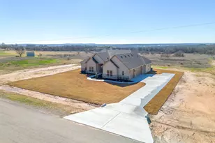 1024 Freedom Ct, Weatherford, TX 76088 - Photo 5