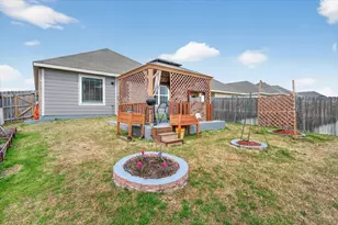 1601 Luke St, Ennis, TX 75119 - Photo 29