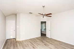 1805 Katrina Ln, Lancaster, TX 75134 - Photo 9