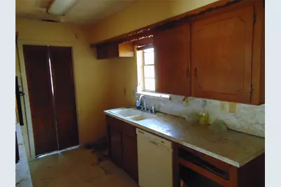 600 N Young Boulevard, DeSoto, TX 75115 - Photo 3