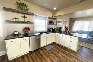 820 Plum St, Graham, TX 76450 - Photo 9