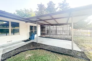 913 W Main St, Midlothian, TX 76065 - Photo 3